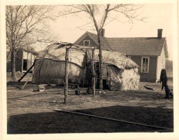 Native Americans - Indian Homes, Native Housing, Tipis, Wigwams and Longhouses - Wickiup 1916 Sac and Fox