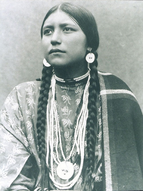 Native Americans - Lakota Woman