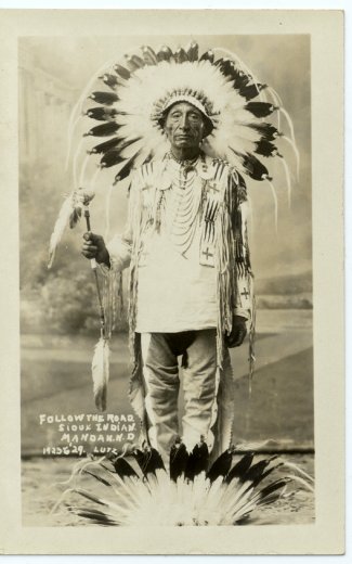 Native Americans - Sioux Tribe - Mandan