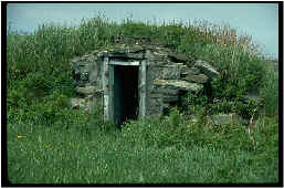 Native Americans - Indian Homes, Native Housing, Tipis, Wigwams and Longhouses - Hogan cave shelter