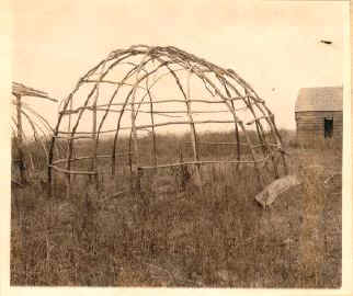 Native Americans - Indian Homes, Native Housing, Tipis, Wigwams and Longhouses, Wickiup frame