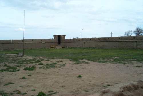 Fort Vasquez on the Overland Trail--Updated 06/16/01