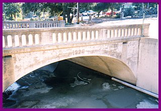 agoura-1926_bridge.jpg (25173 bytes)