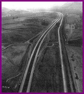 avery_parkway_old_fwy.jpg (23272 bytes)