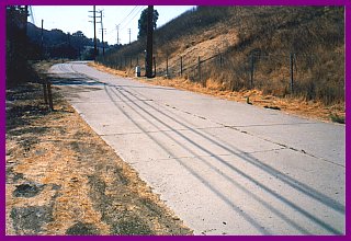 calabasas-1934_concrete_curve.jpg (26847 bytes)