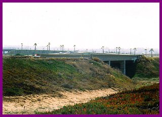 ponto_rd_undercrossing.jpg (22221 bytes)